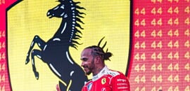 F1: Vitória em Barcelona reforça influência de Hamilton na Ferrari, diz Damon Hill