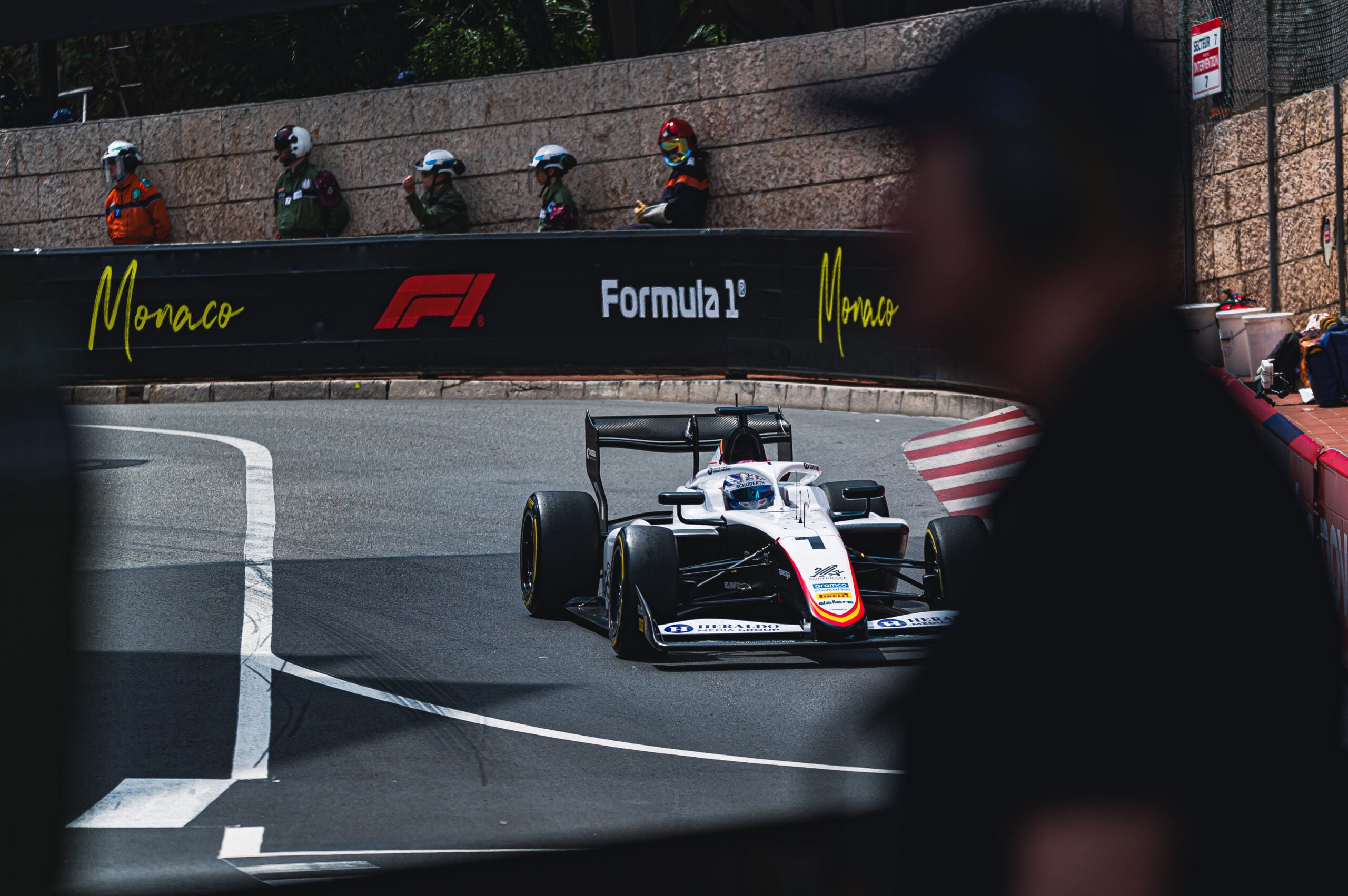Confira as imagens dos primeiros treinos da F2 e F3 em Mônaco