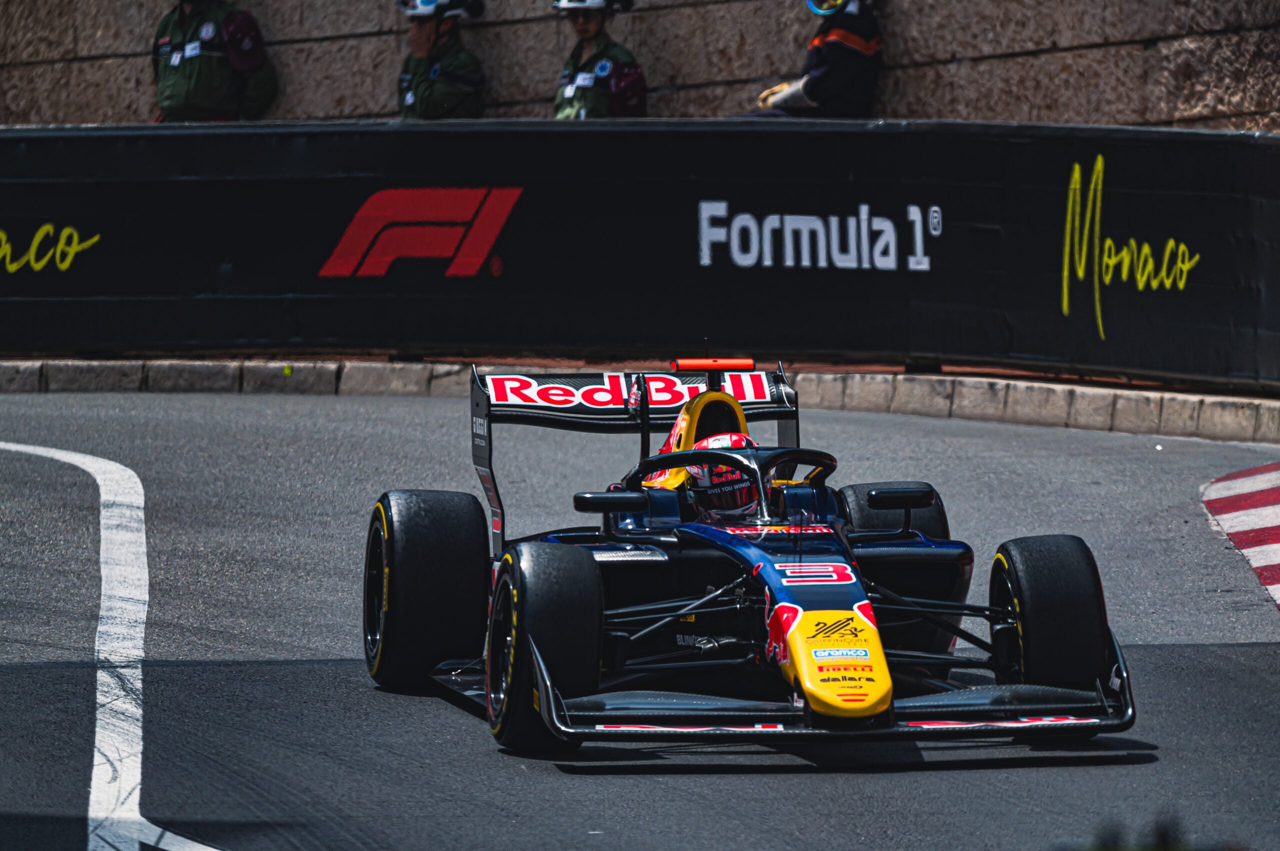 Confira as imagens dos primeiros treinos da F2 e F3 em Mônaco