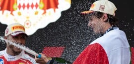 F1: Antonelli comemora vitória em Mônaco com salto no mar