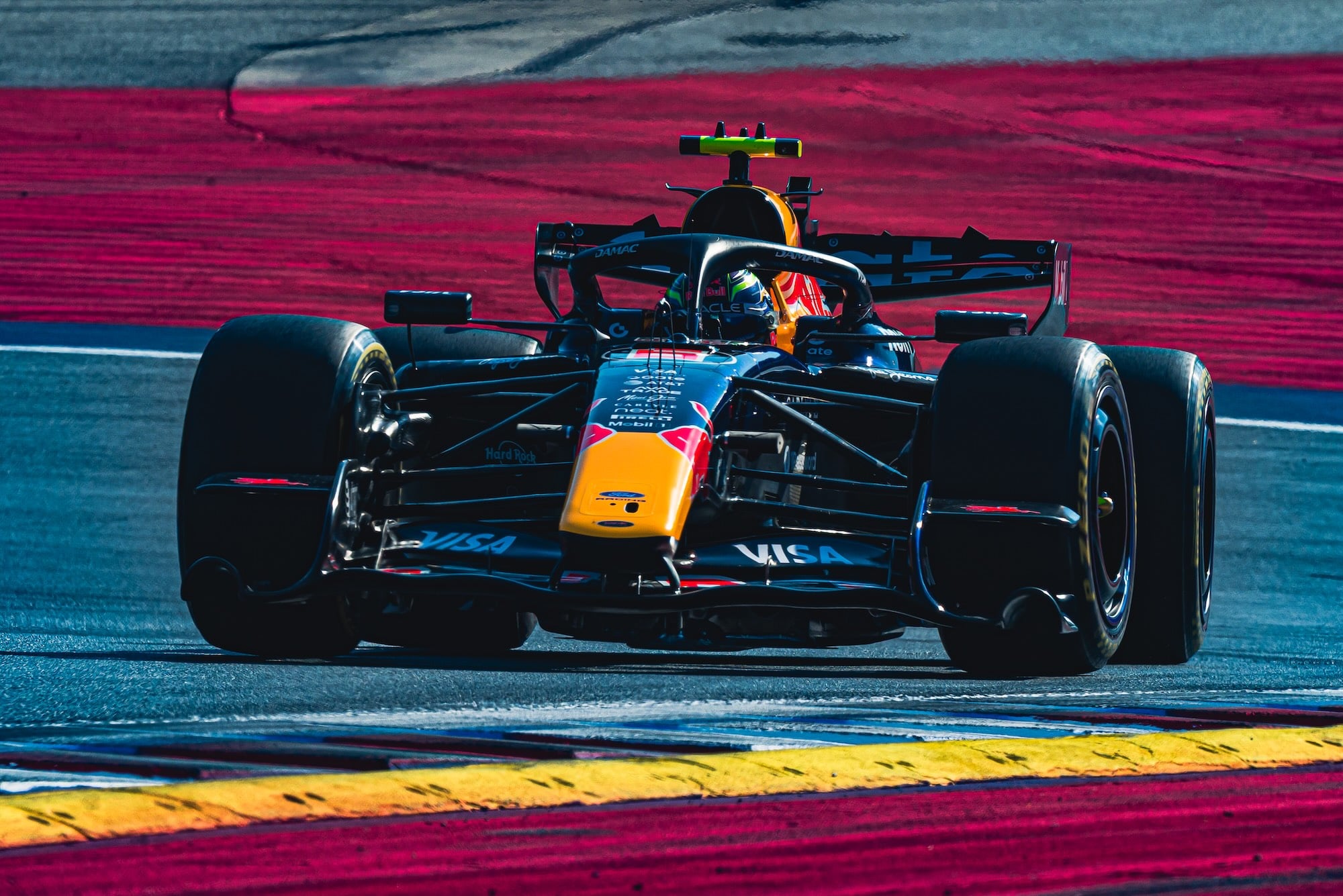 F1: Hadjar recebe advertência da FIA após sessão de classificação