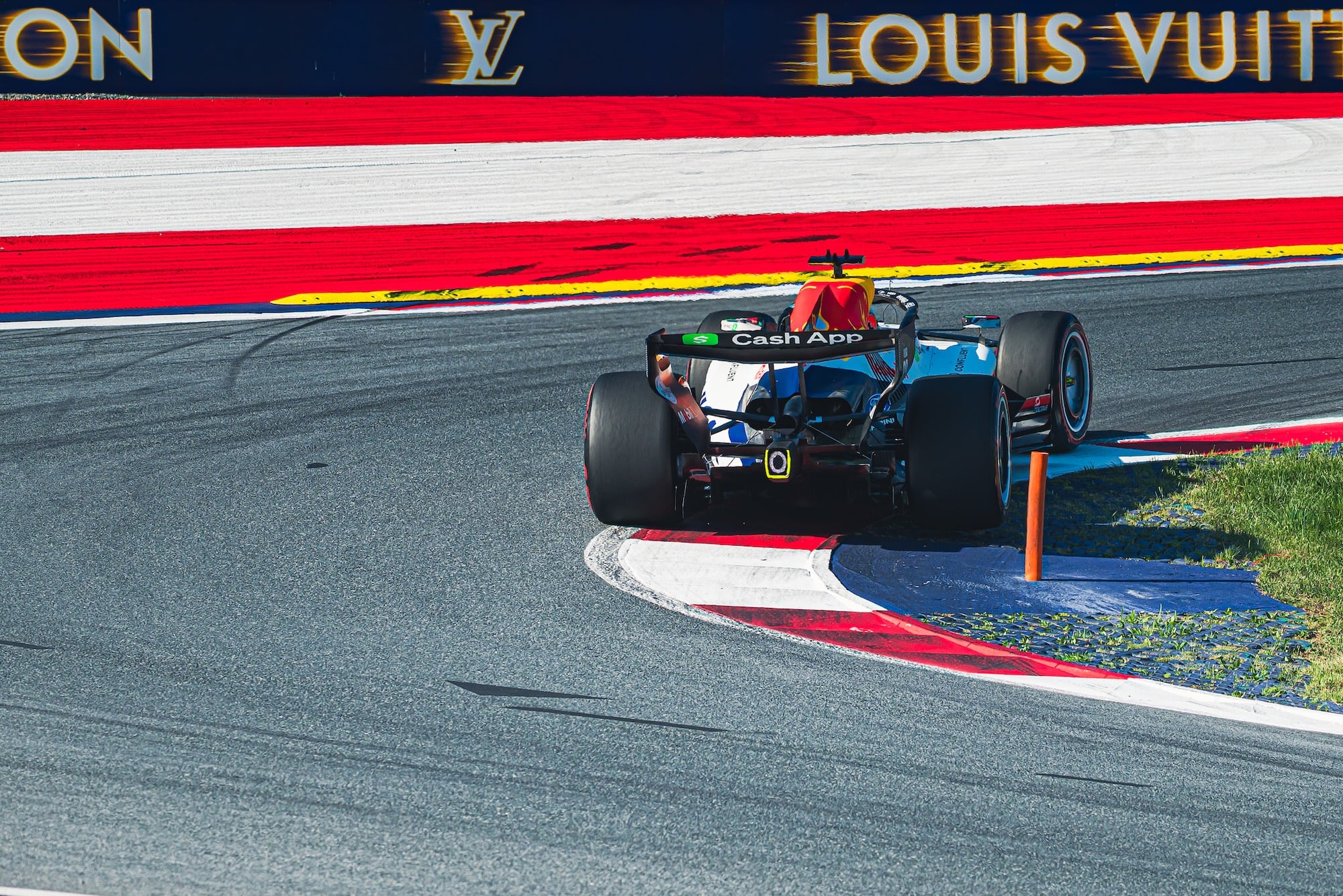 F1: Racing Bulls esclarece confusão sobre ordem de equipe no GP da Áustria
