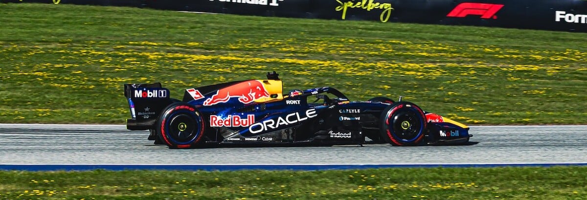 F1: Batida de Verstappen não deve alterar sua posição no grid de largada