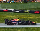 F1: Verstappen faz piada com pole de Russell a Lambiase durante GP da Áustria