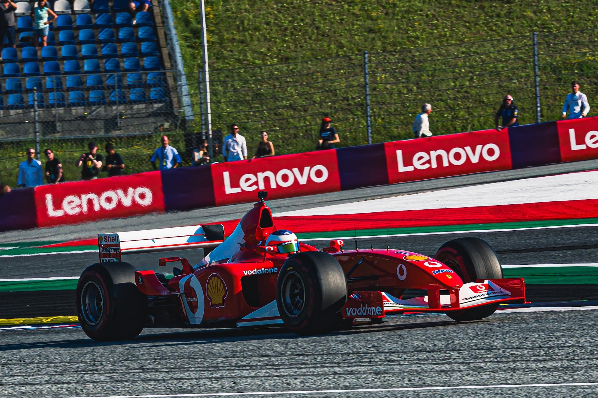 GP da Áustria terá desfile de carros históricos da F1 e Barrichello pilotando Ferrari