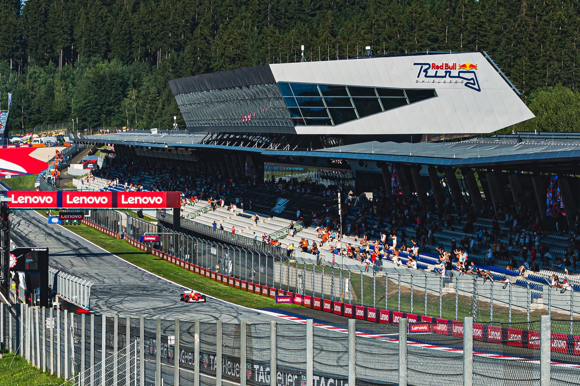 F1: Confira as imagens deste sábado do GP da Áustria 2026