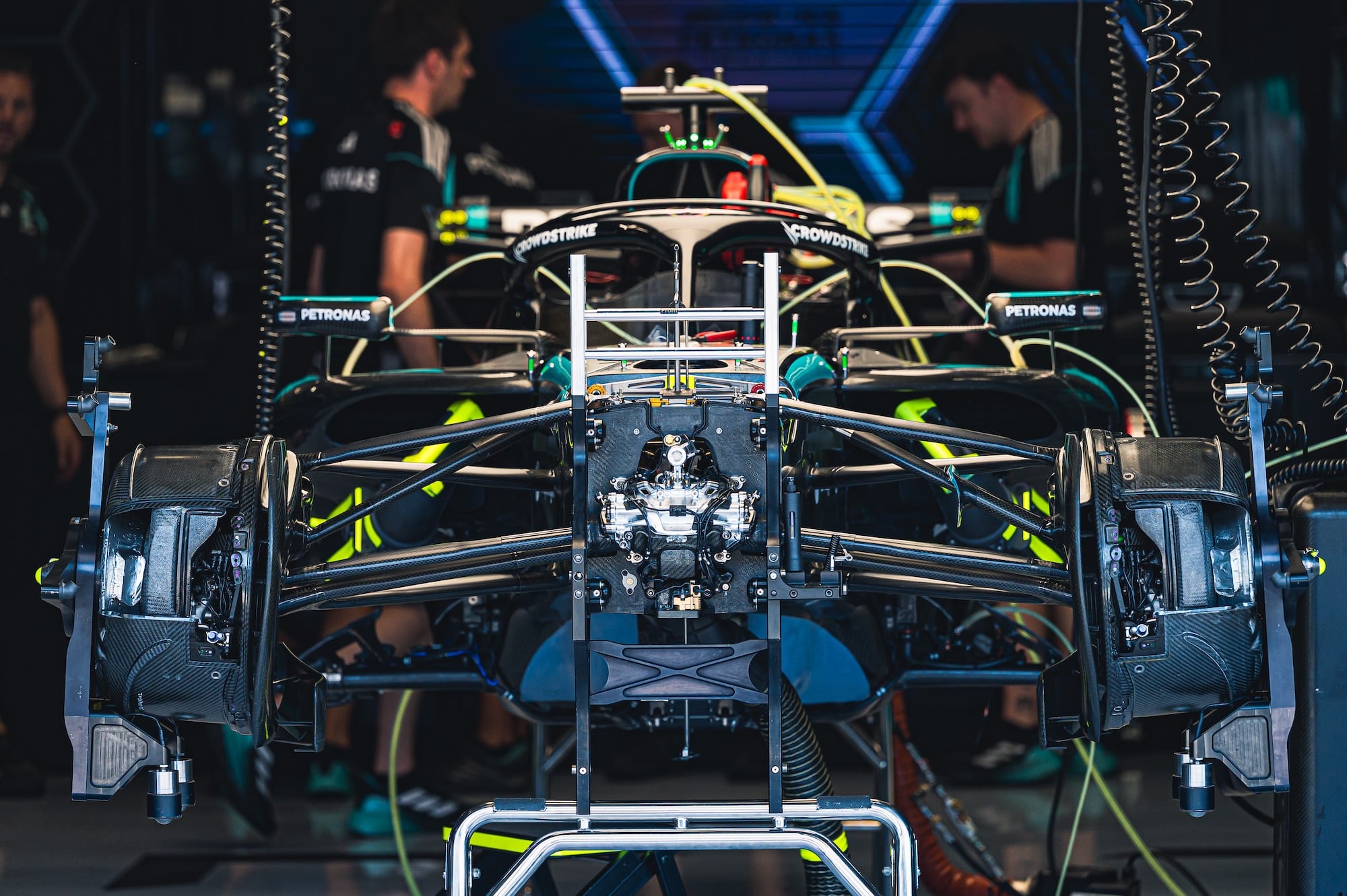 F1: Steiner crê em ordens de equipe na Mercedes "se Ferrari for verdadeira concorrente"