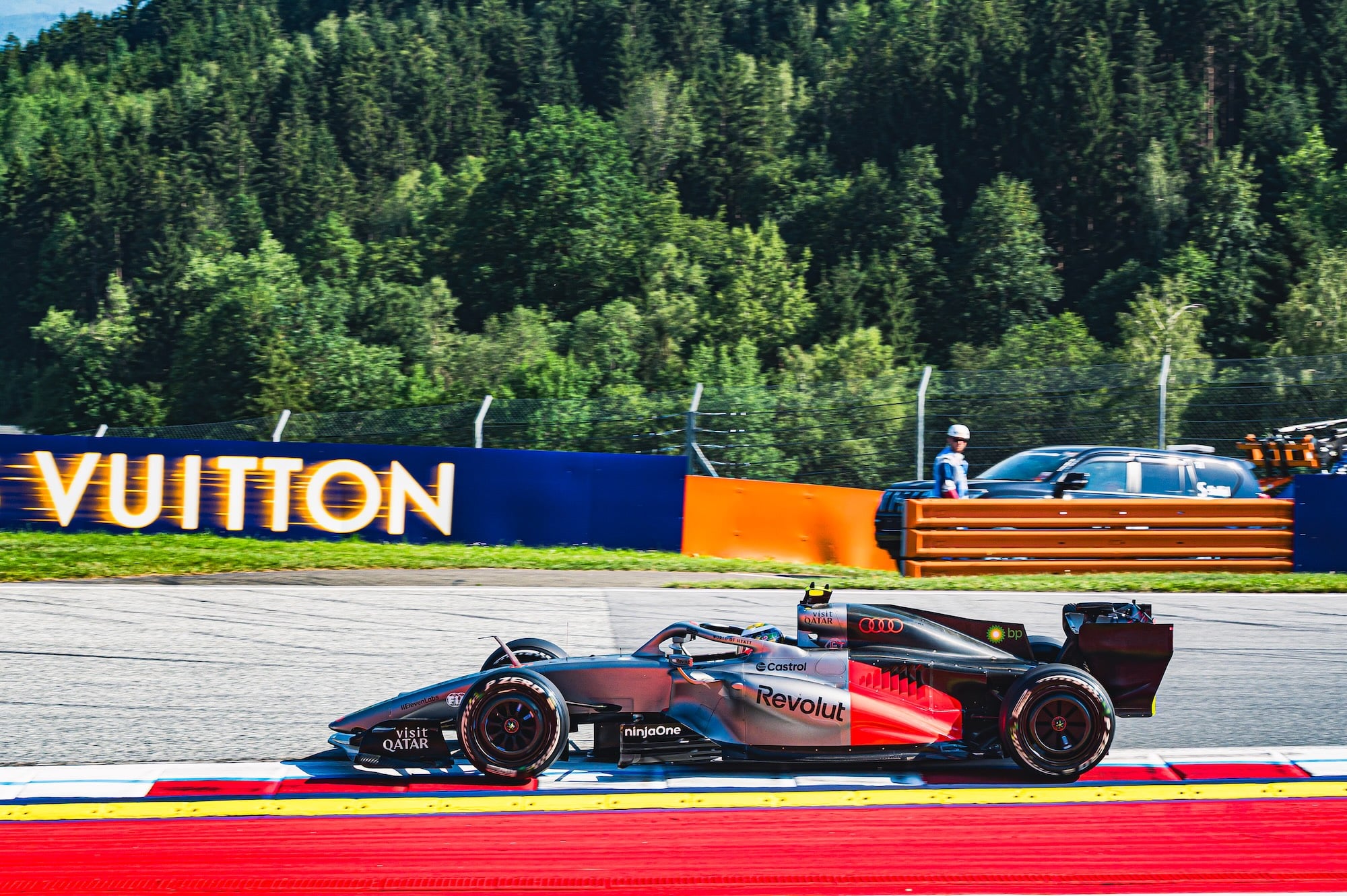 F1: Chefe da Audi responde avaliação de Bortoleto sobre o R26