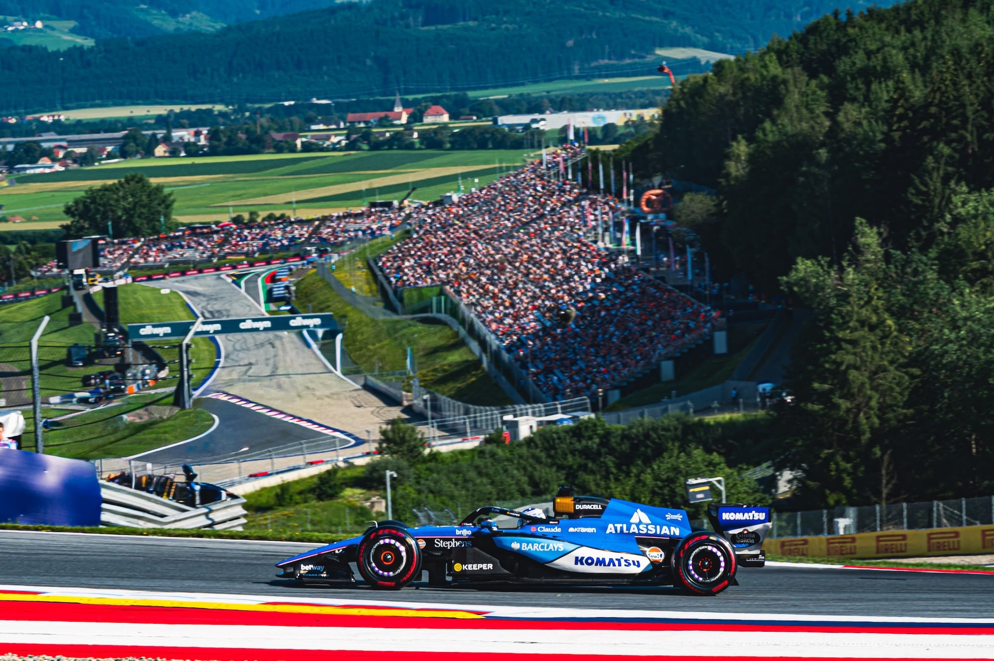 F1: Albon se queixa da falta de comunicação da Williams na Áustria: "Cavamos nossa cova"