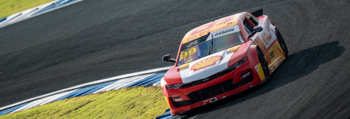 NASCAR Brasil: Osman resiste à pressão na Sprint e conquista a pole no Velocitta