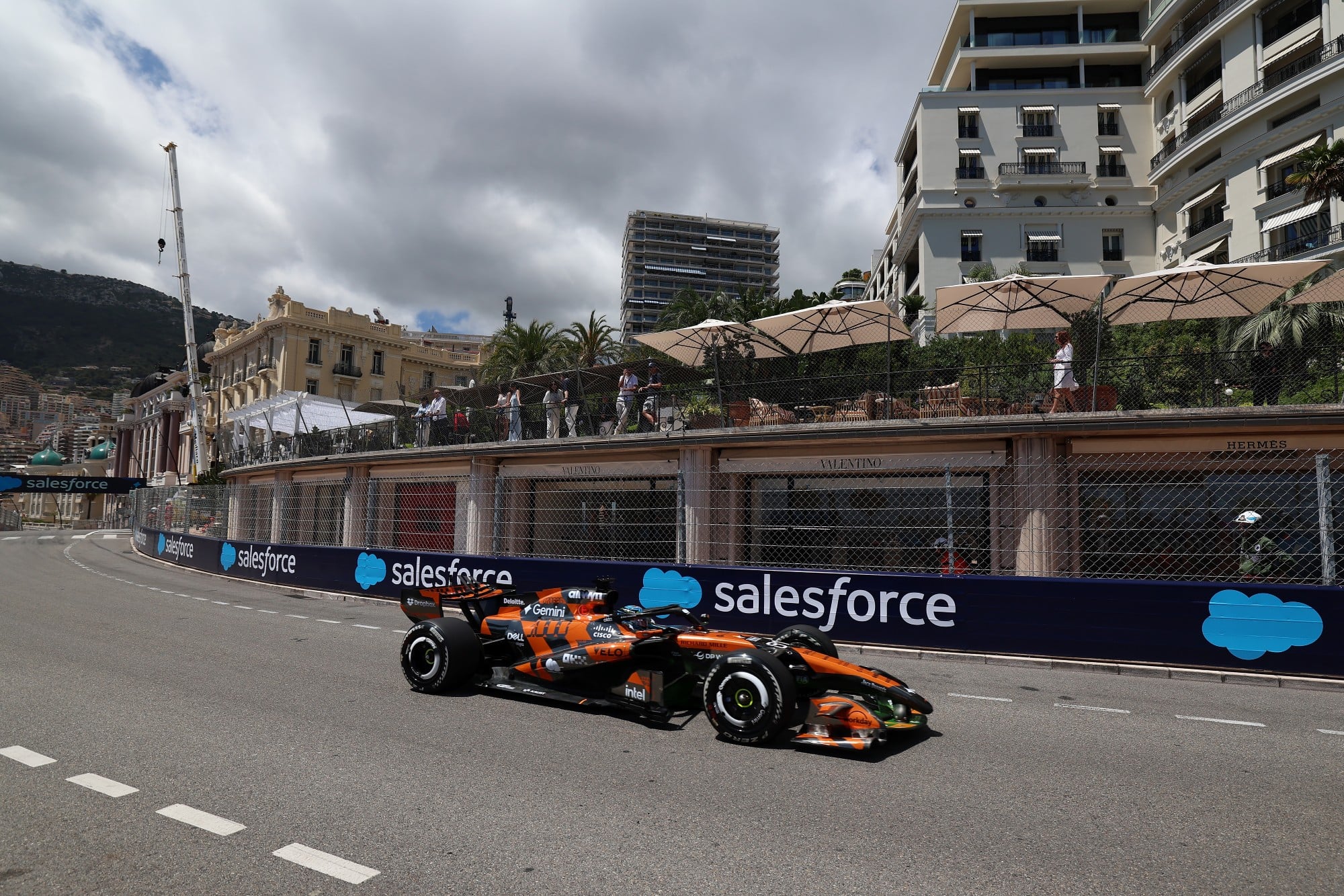 Oscar Piastri (AUS) McLaren F1 Team MCL40.