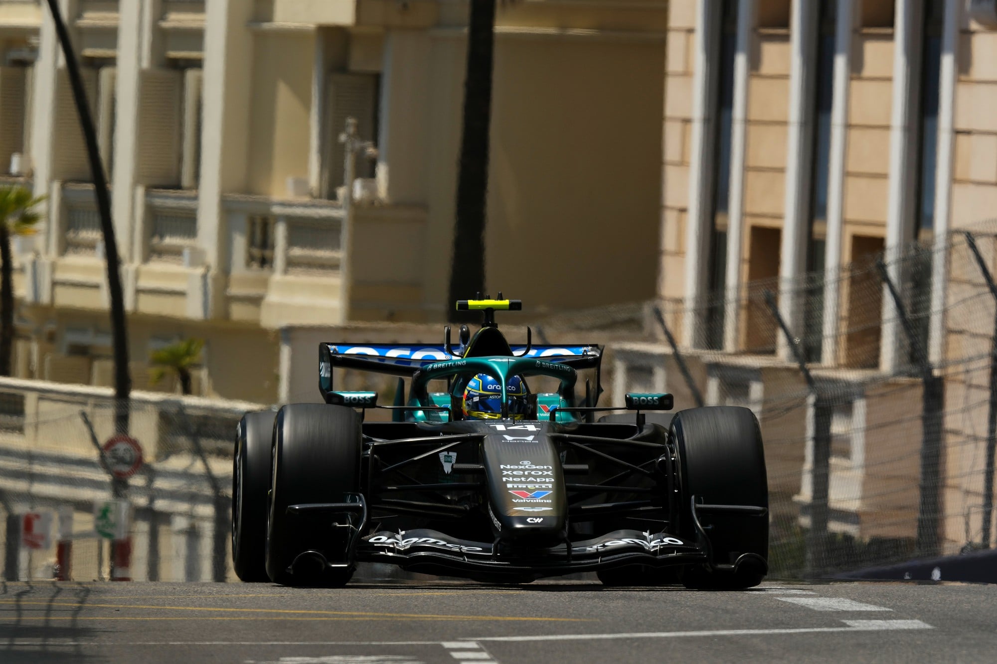 Fernando Alonso (ESP) Aston Martin F1 Team AMR26.