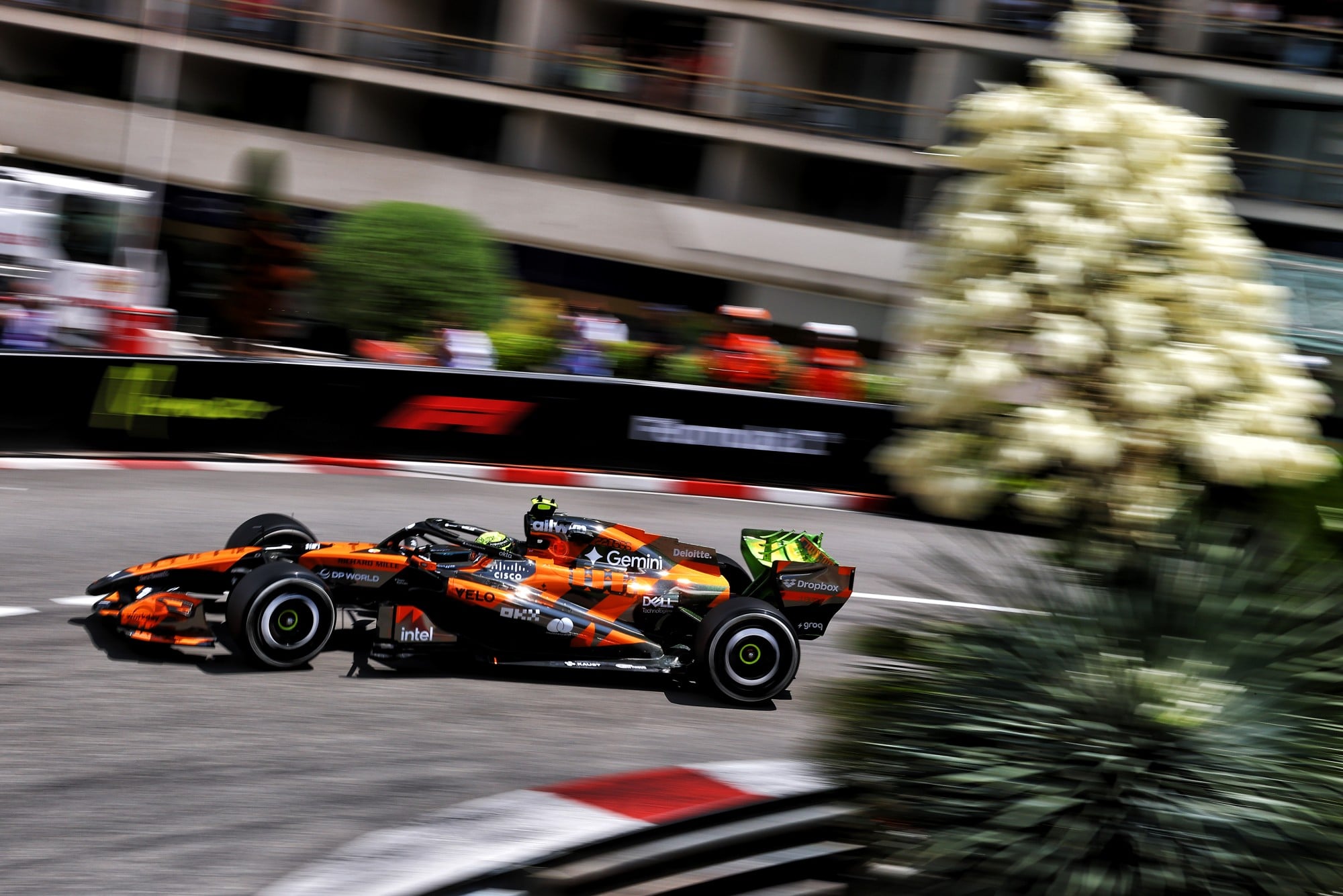 Lando Norris (GBR) McLaren F1 Team MCL40.