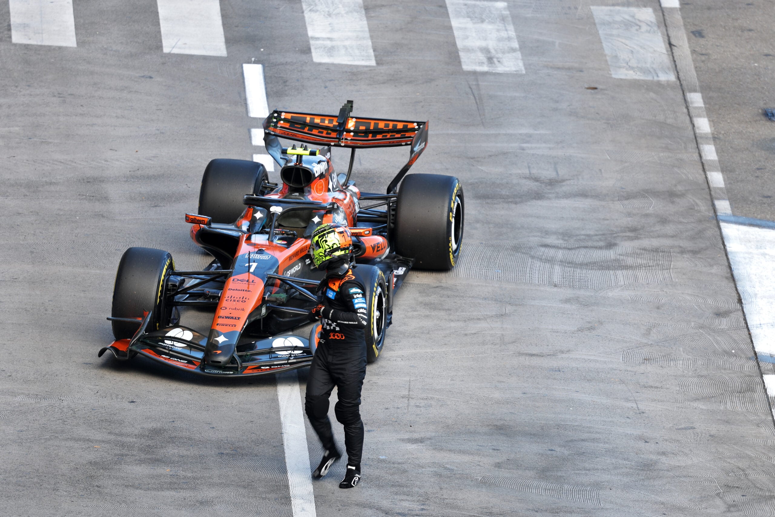 F1: Norris lamenta abandono no GP de Mônaco: "Duro e frustrante" Lando Norris (GBR) McLaren F1 Team MCL40 stopped in the second practice session.