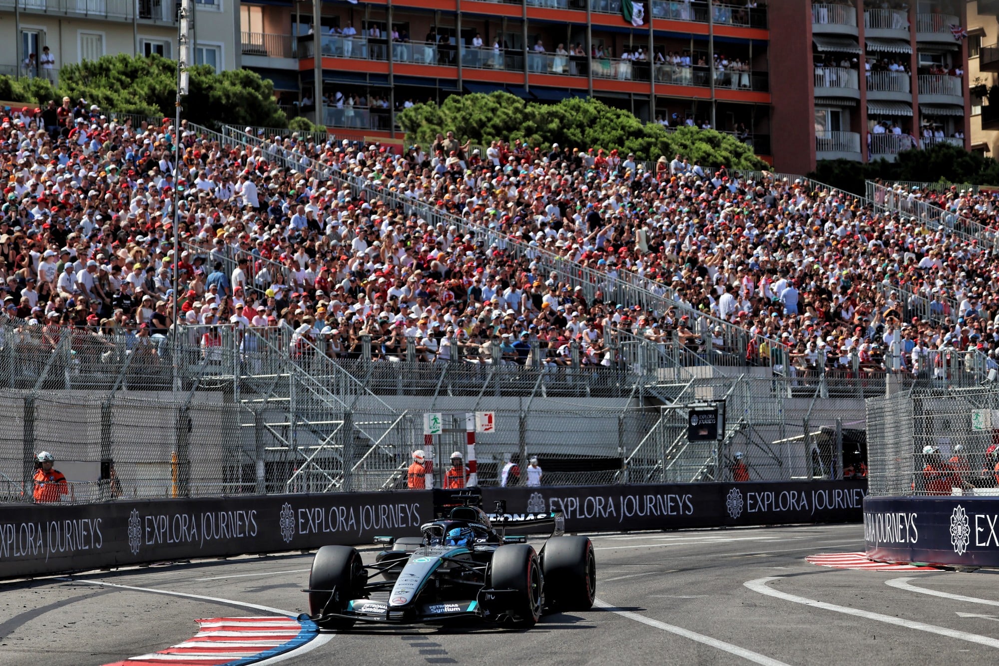 F1: Confira as imagens deste sábado do GP de Mônaco 2026 George Russell (GBR) Mercedes AMG Formula One Team W17.