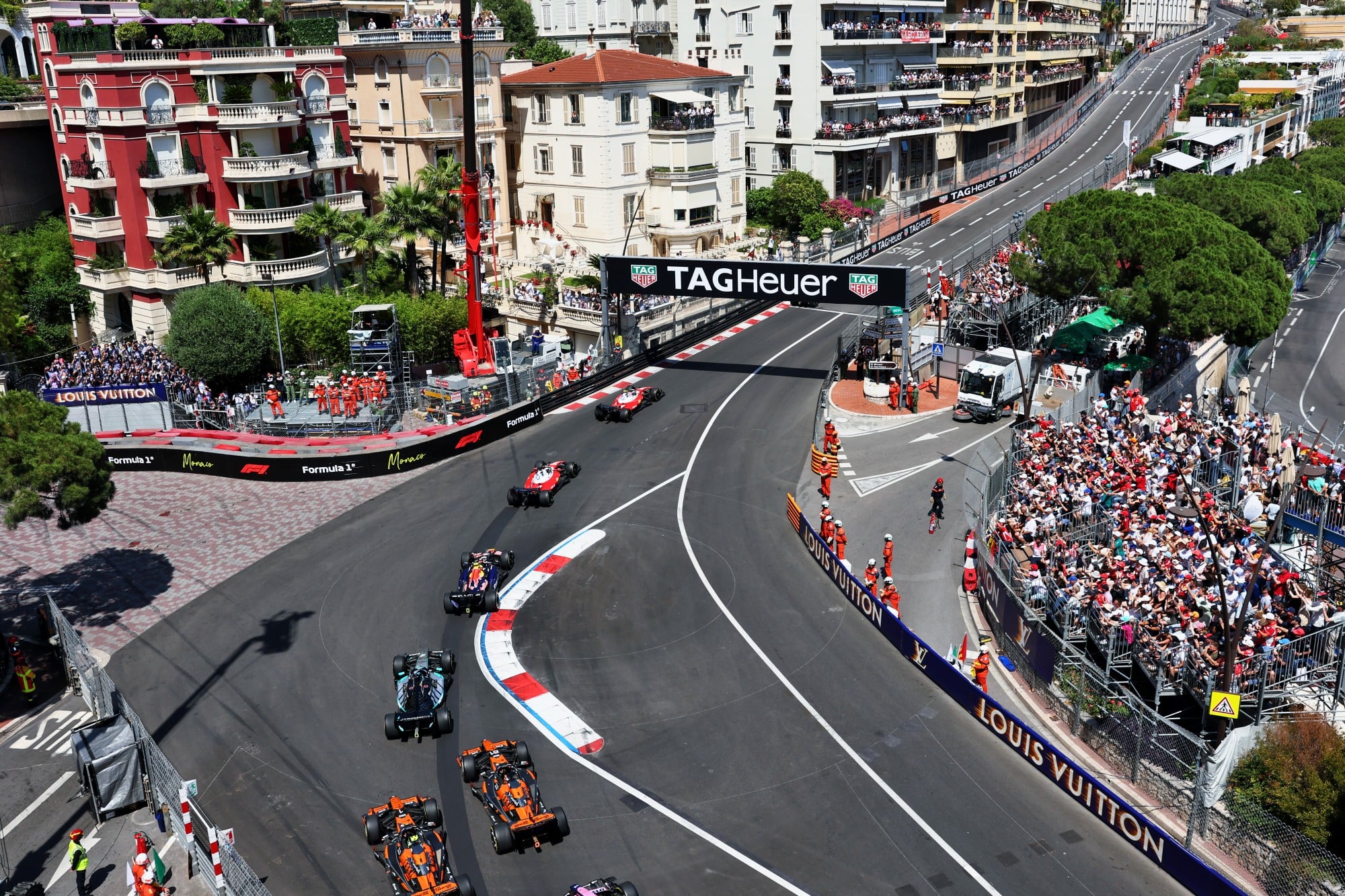 F1: Hamilton vê progresso com pódio em Mônaco, mas vê Mercedes em nível acima Lewis Hamilton (GBR) Scuderia Ferrari SF-26 at the start of the race.