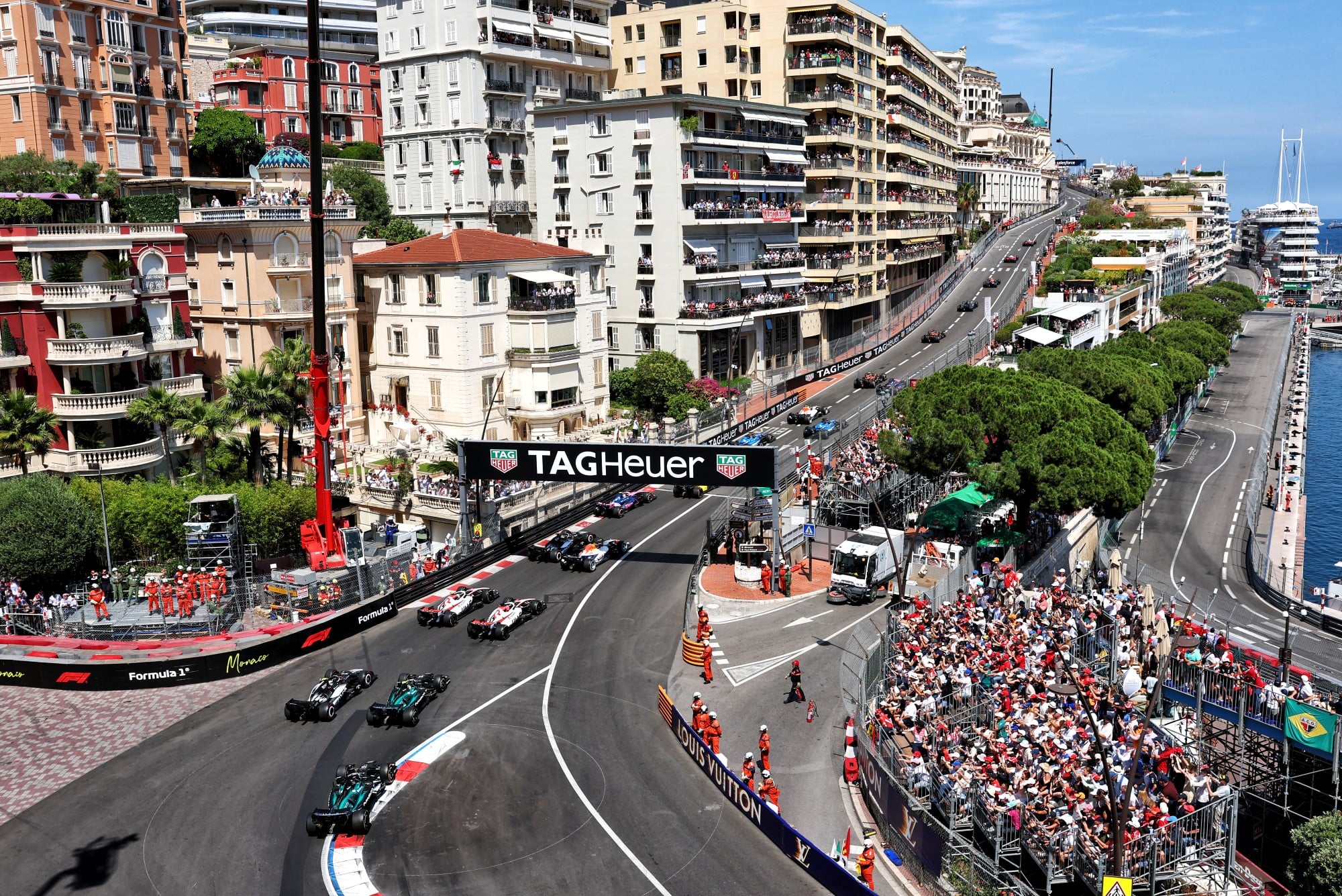 F1: Antonelli vence em Mônaco; Hamilton no pódio e Russell fora dos pontos Lance Stroll (CDN) Aston Martin F1 Team AMR26 at the start of the race.