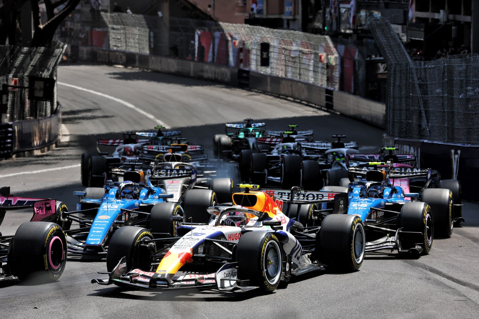 F1: Confira o resultado completo do GP de Mônaco 2026 Liam Lawson (NZL) Racing Bulls Formula One Team VCARB 03 at the start of the race.