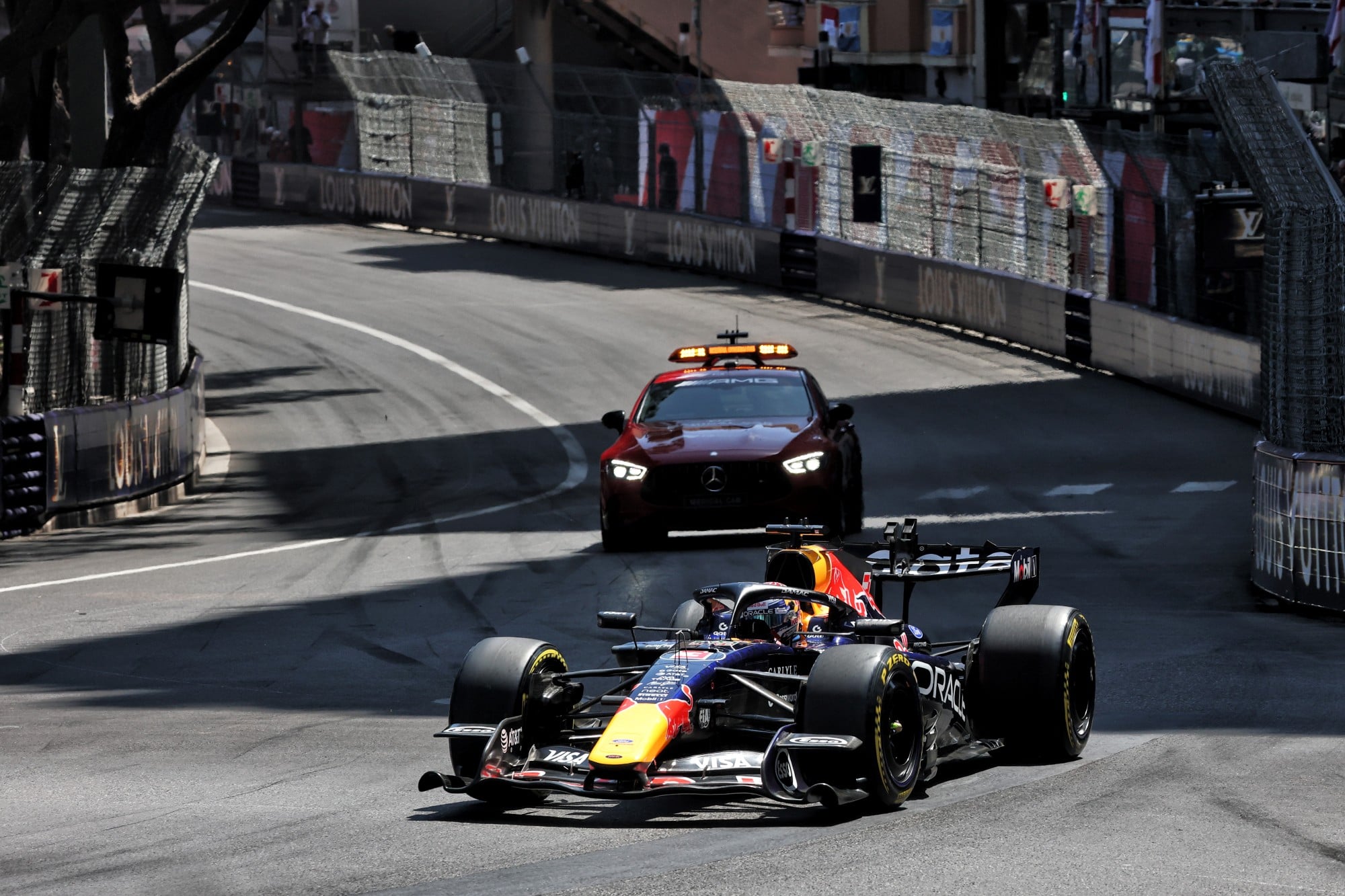 Max Verstappen (NLD) Red Bull Racing RB22 at the start of the race.