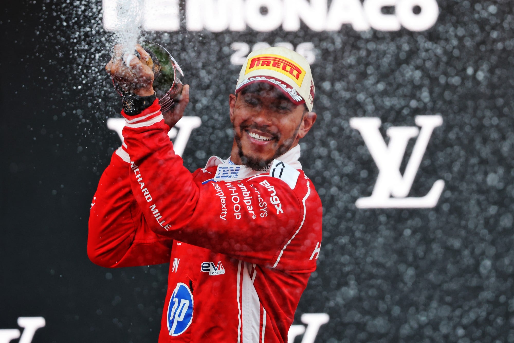 F1: Claire Williams compara impacto de Hamilton ao de Schumacher na Ferrari
