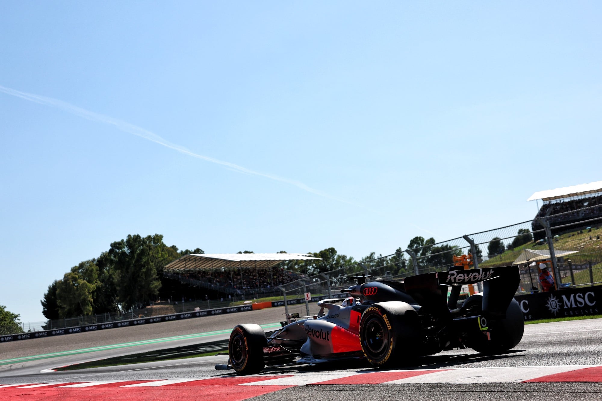 F1: Confira as imagens do primeiro dia do GP de Barcelona 2026 Nico Hulkenberg (GER) Audi F1 Team R26.
