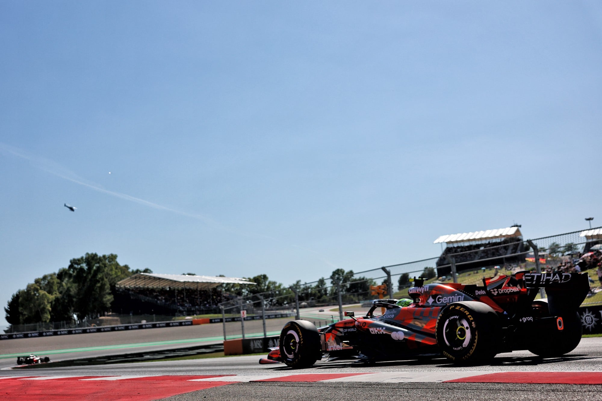 F1: Confira as imagens do primeiro dia do GP de Barcelona 2026 Lando Norris (GBR) McLaren F1 Team MCL40.