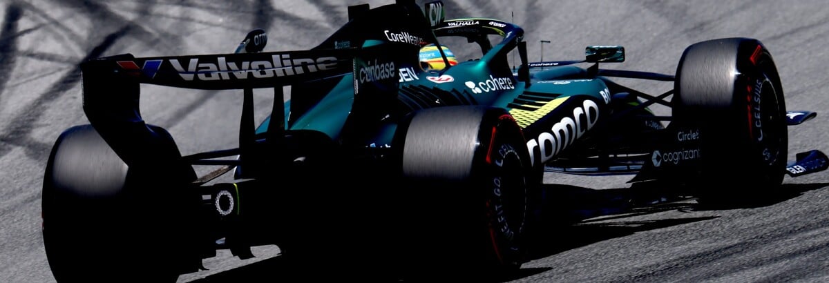 F1: Alonso larga dos boxes após trocar componentes do motor F1: Alonso larga dos boxes após trocar componentes do motor