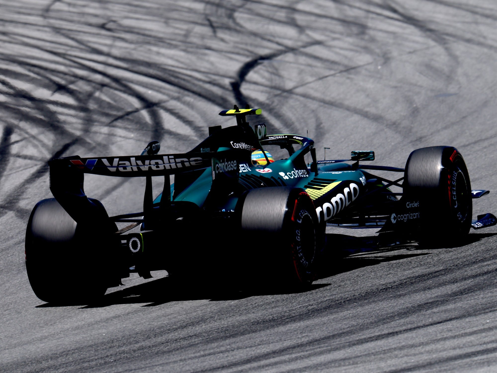 F1: Falhas de câmbio e dificuldades comprometem Aston Martin em Barcelona Fernando Alonso (ESP) Aston Martin F1 Team AMR26.