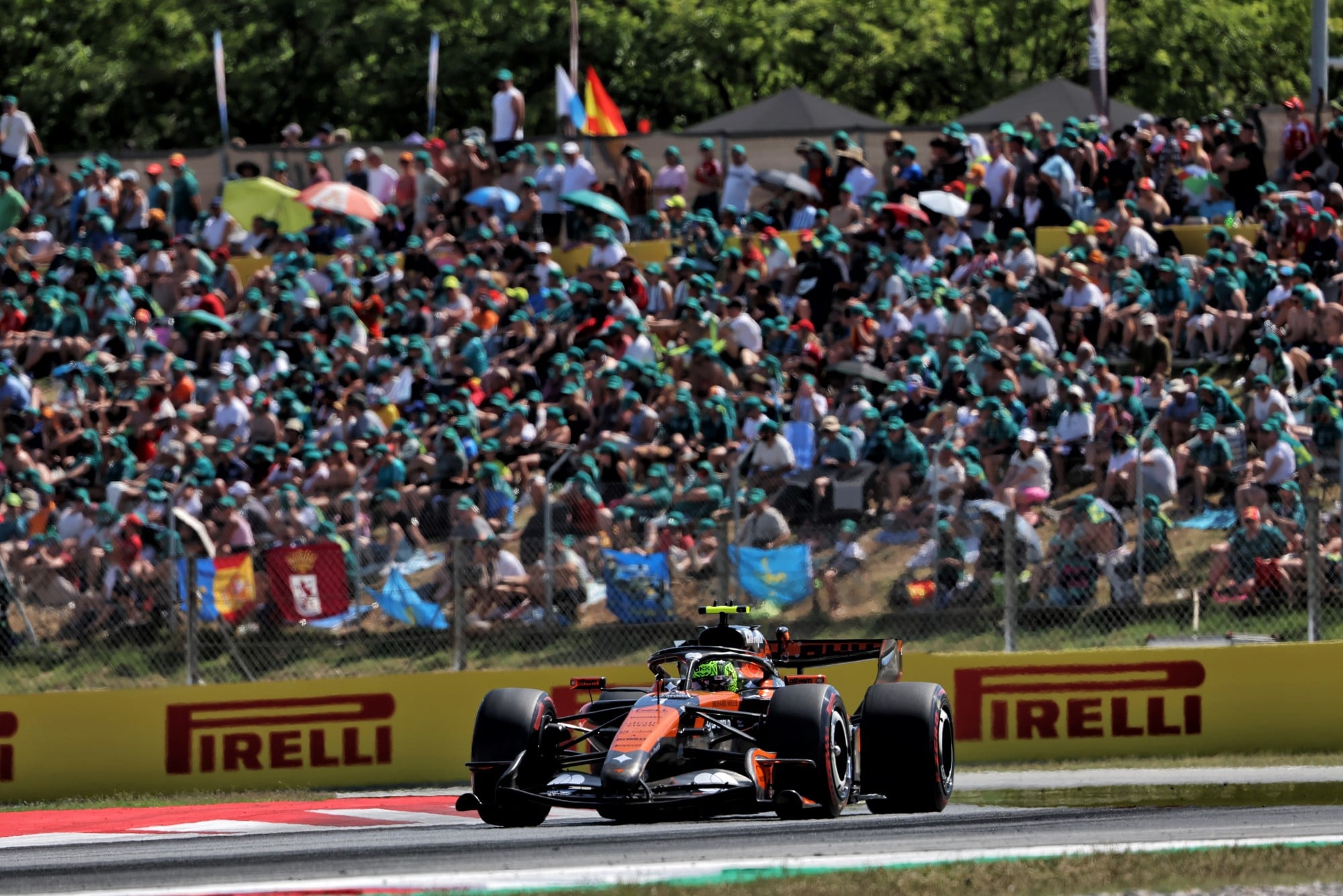 Lando Norris (GBR) McLaren F1 Team MCL40.