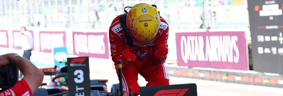 F1: Hamilton chora e não segura emoção durante pódio após vencer GP de Barcelona F1: Hamilton chora e não segura emoção durante pódio após vencer GP de Barcelona