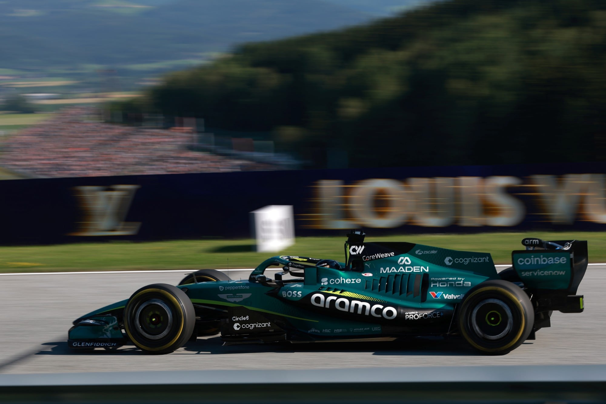 Lance Stroll (CDN) Aston Martin F1 Team AMR26.