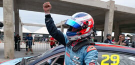 TCR: Após adiamento por chuva, Girolami domina Corrida 1 em Cuiabá