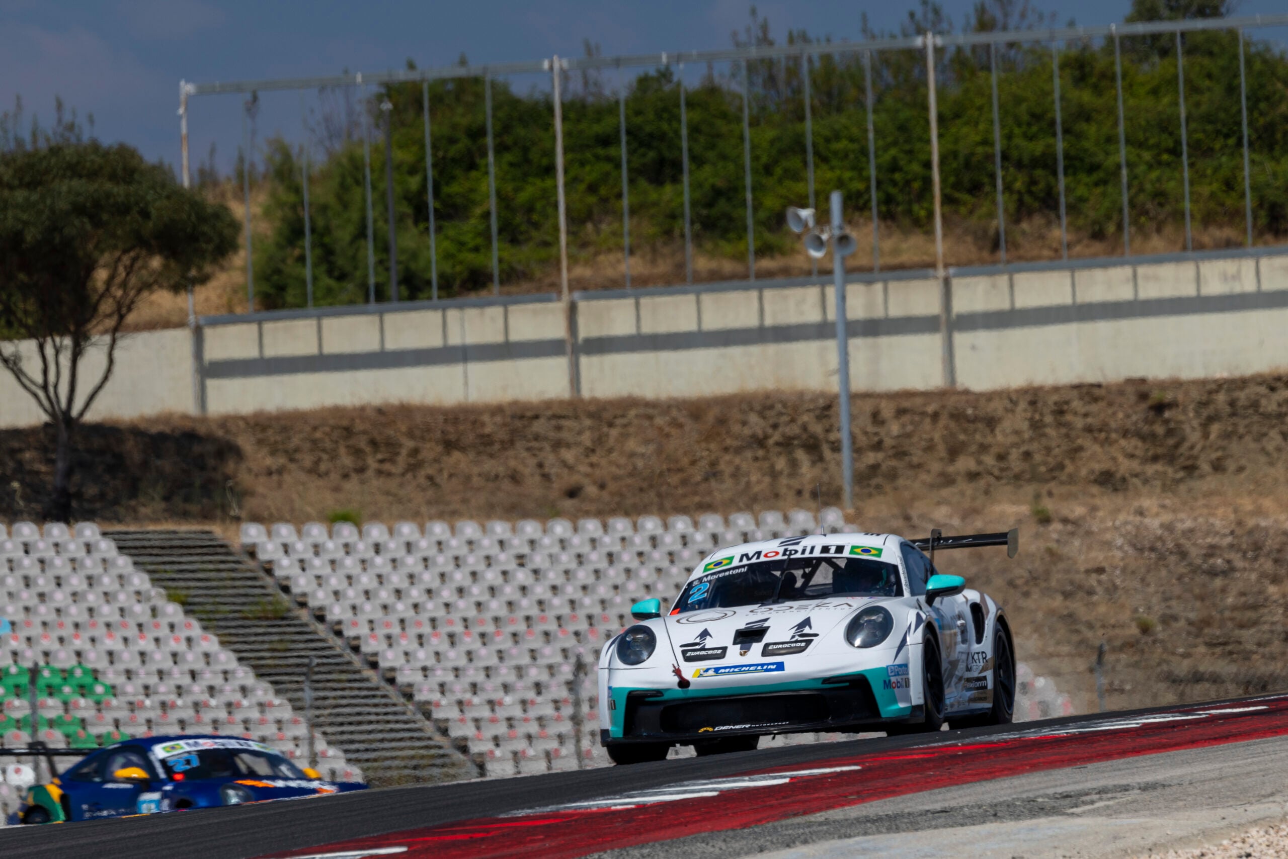 Morestoni fica entre seis primeiros no TL da Porsche Cup na classe Sport no Algarve