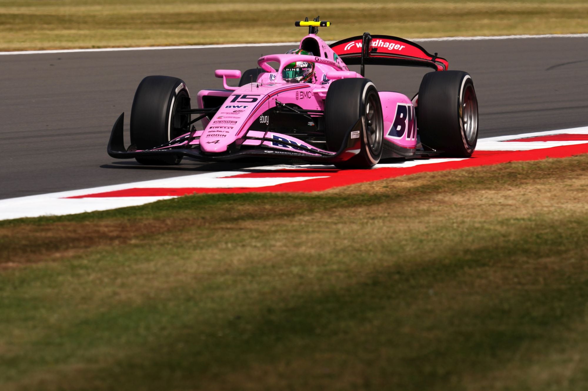F2: Dunne lidera treino livre em Silverstone. Câmara anota segundo tempo Alexander Dunne