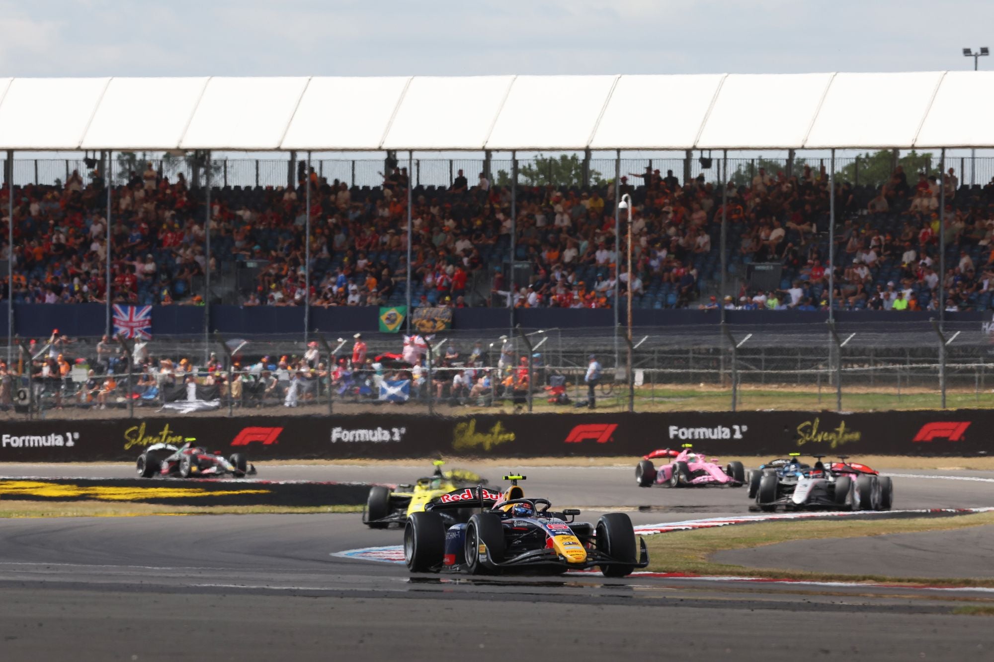 F2: Confira a classificação do campeonato após a Sprint na Inglaterra Nikola Tsolov