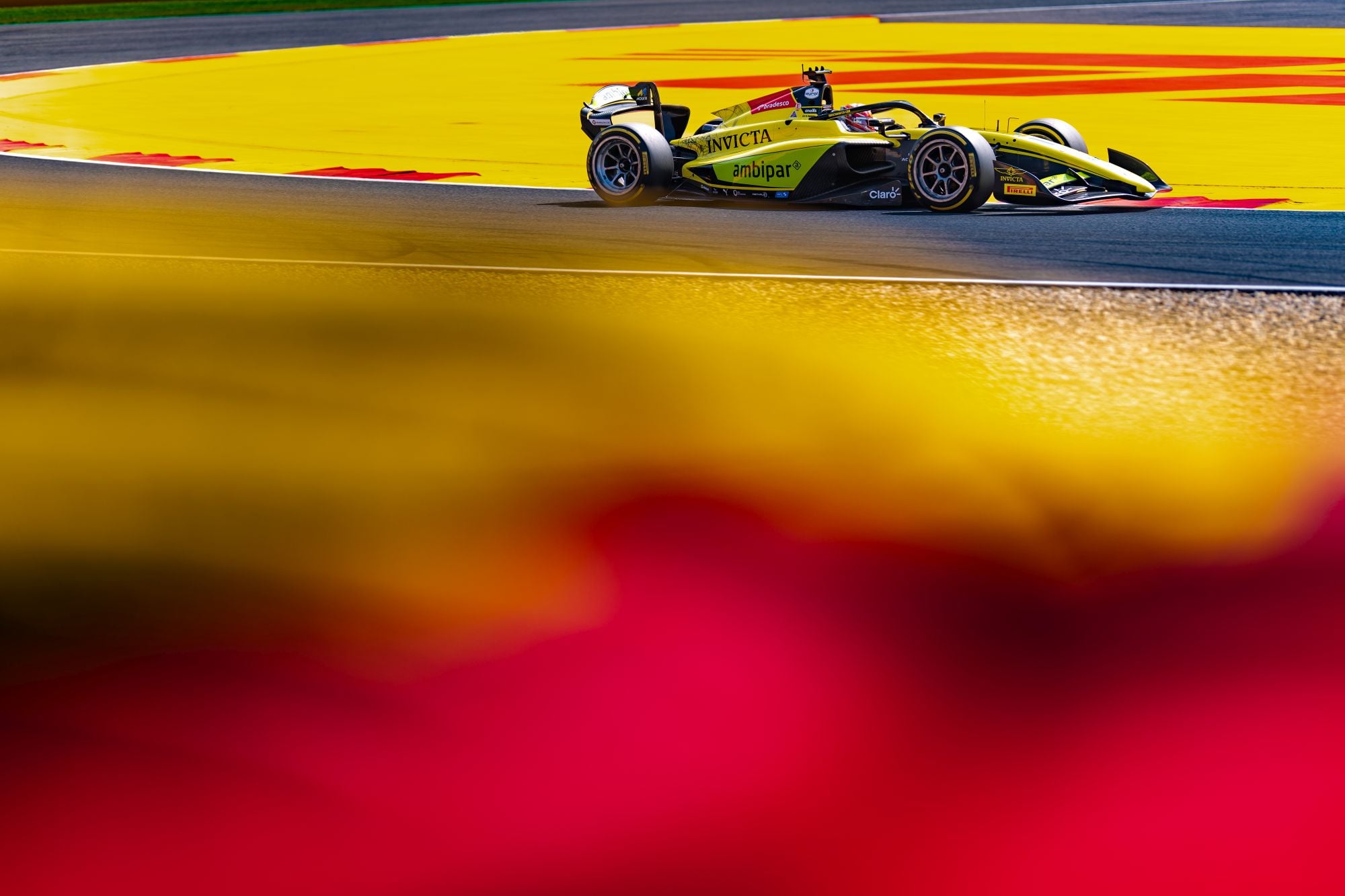 Rafael Câmara conquista pole position e mira nova vitória na F2 em Spa Rafael Câmara