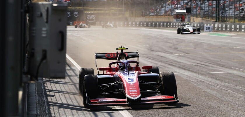 F3: Slater segura Ugochukwu e vence corrida principal na Hungria