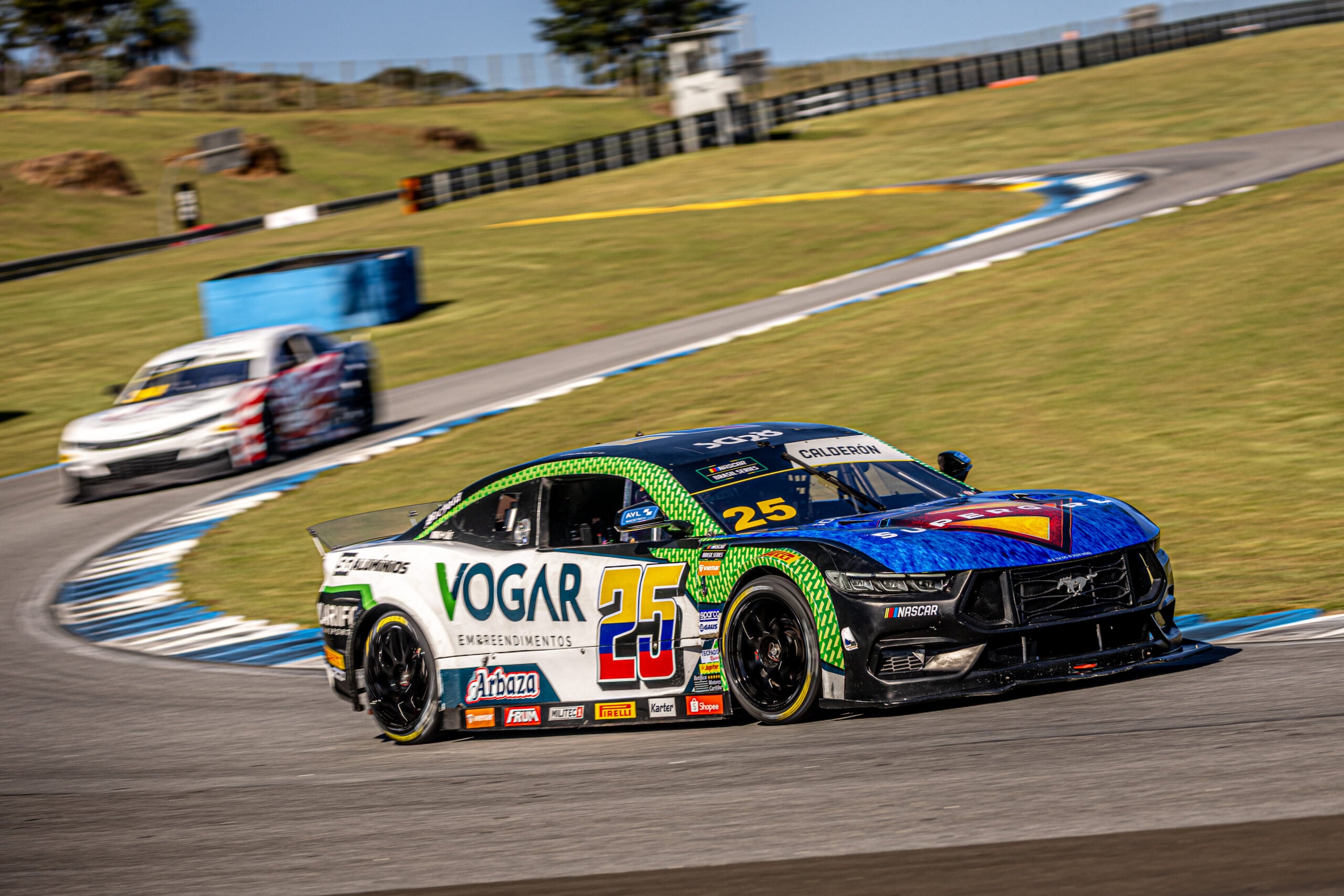 NASCAR Brasil: Com experiência em ovais, Tomaselli e Calderón chegam fortes em Cuiabá