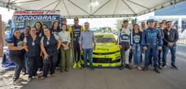 Pilotos da NASCAR Brasil levam solidariedade ao Hospital do Câncer de Mato Grosso