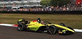 F2: Câmara acerta volta voadora e fatura pole em Silverstone