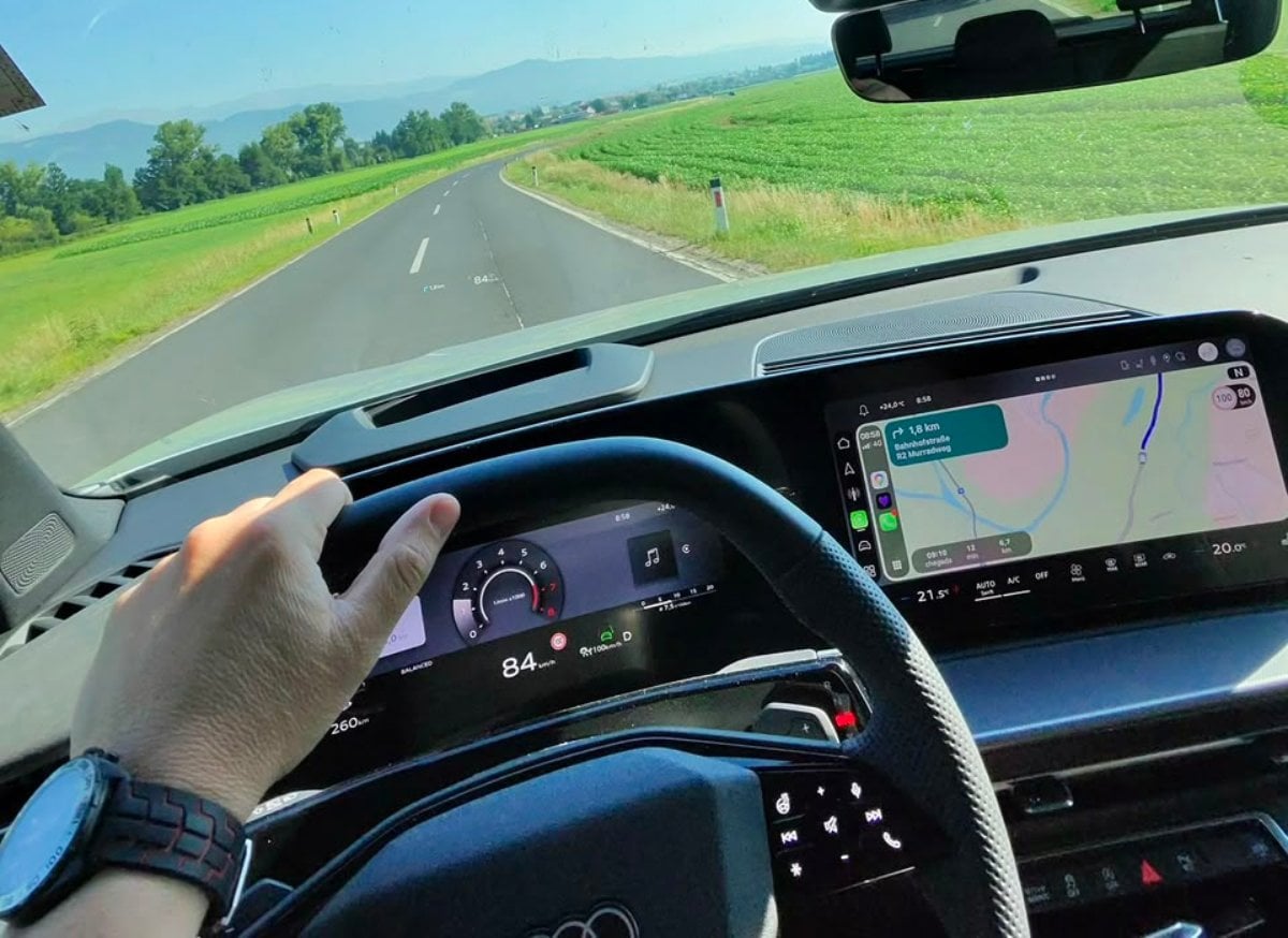 Bastidores da F1: avaliação do novo Audi Q3 em viagem de Munique ao Red Bull Ring Bastidores da F1: avaliação do novo Audi Q3 em viagem de Munique ao Red Bull Ring