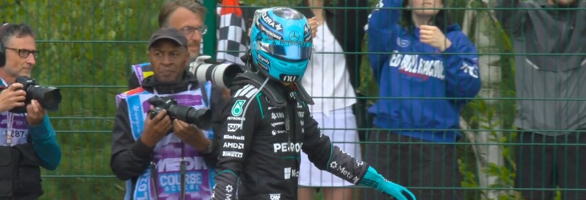 F1: Russell aciona safety-car após rodar e ficar na caixa de brita na largada na Bélgica F1: Russell aciona safety-car após rodar e ficar na caixa de brita na largada na Bélgica