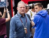 F1: Jos Verstappen desmente rumores sobre sua saúde após imagem falsa