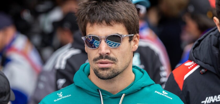 F1: Stroll é visto pilotando modelo raro DBR22 da Aston Martin em Mônaco