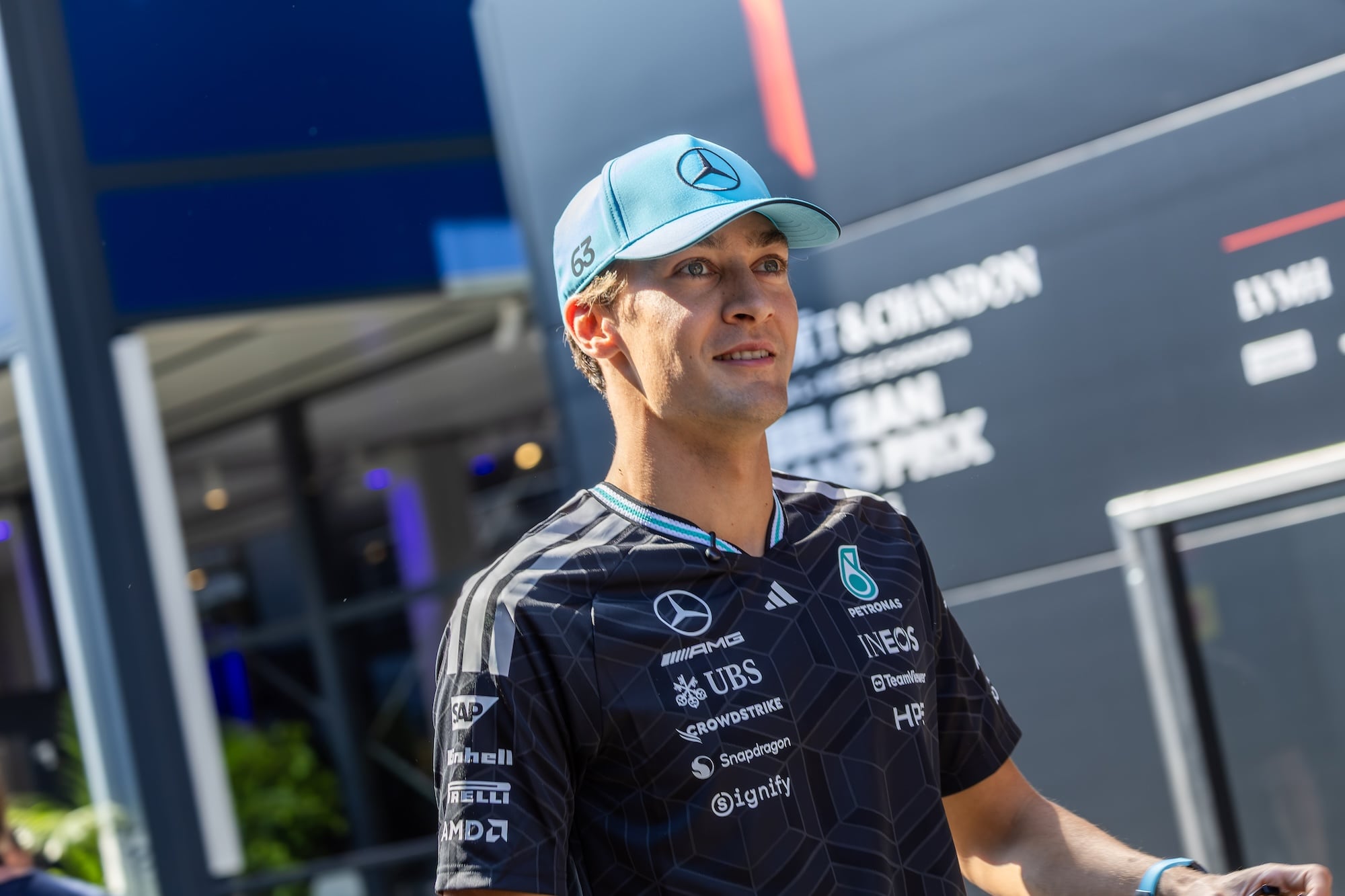 F1: Russell explica fase na Mercedes com metáfora sobre a Mona Lisa