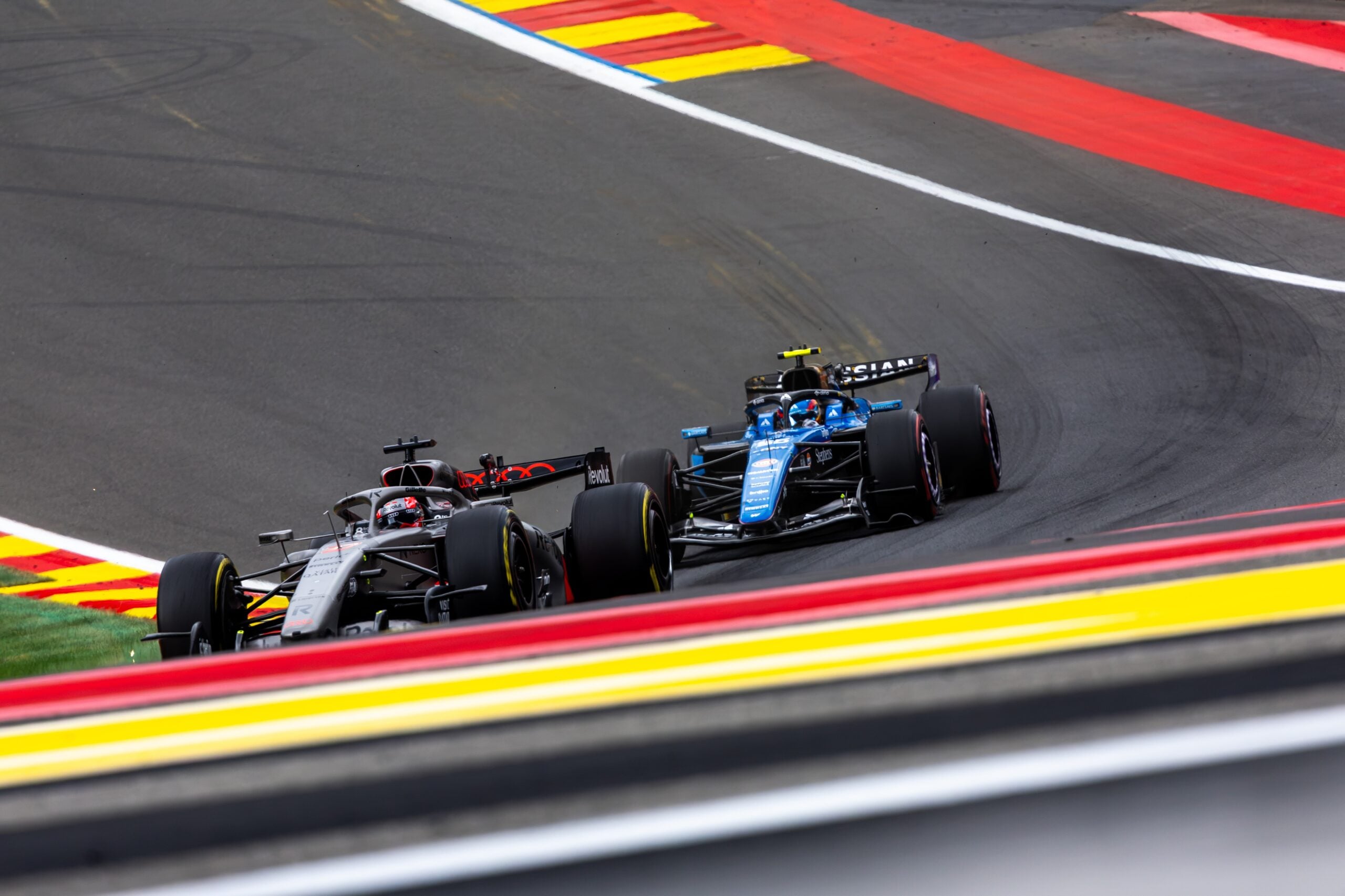 Sainz diz que queda da Williams atrasou em "1 ou 2 anos" plano para voltar a vencer na F1