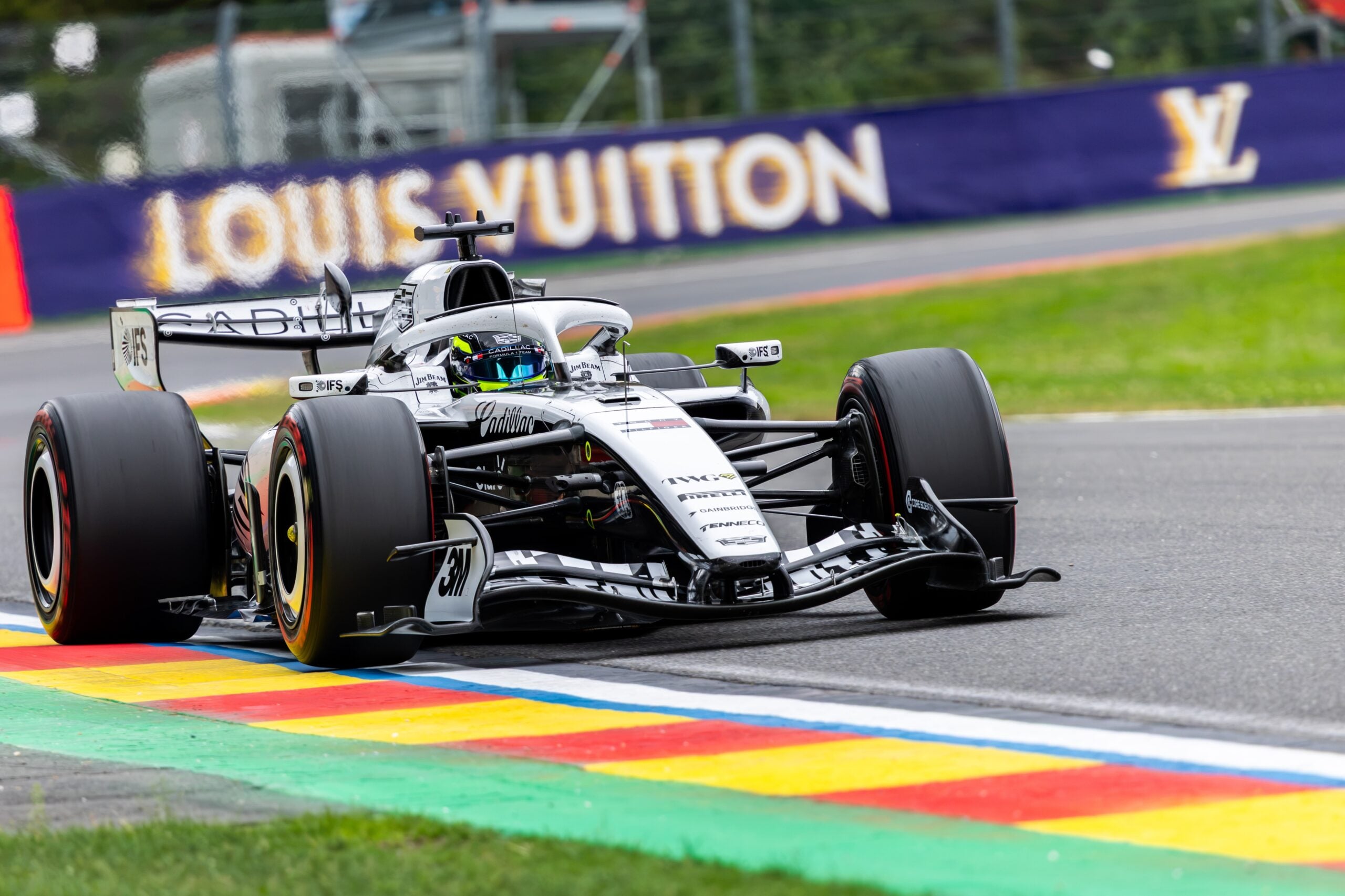 F1: Perez diz ter ficado em dúvida antes de voltar à categoria este ano