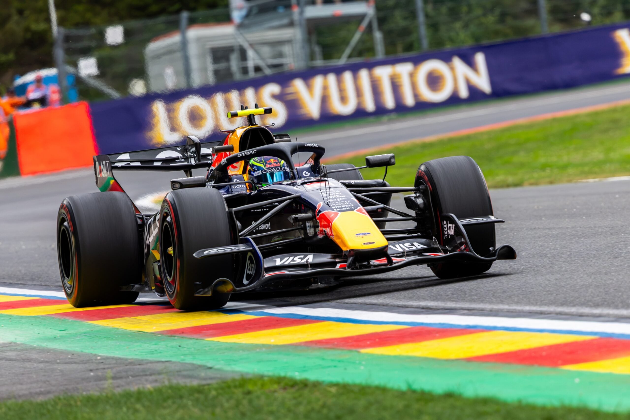 F1: Red Bull fez teste secreto para corrigir problemas de largada Isack Hadjar (Red Bull) - GP da Bélgica F1 2026