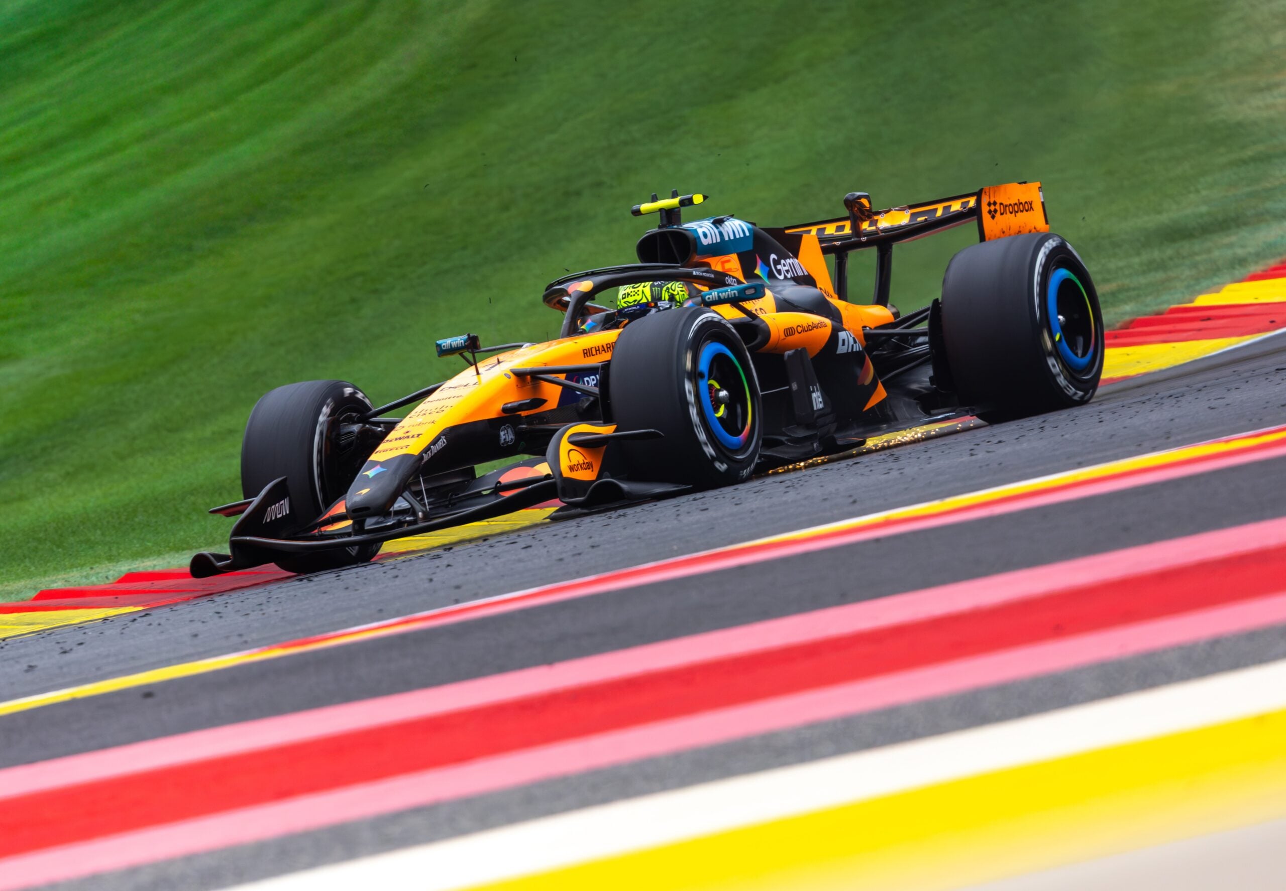 F1: Norris cobra explicações da McLaren após contraste de desempenho entre Spa e Silverstone