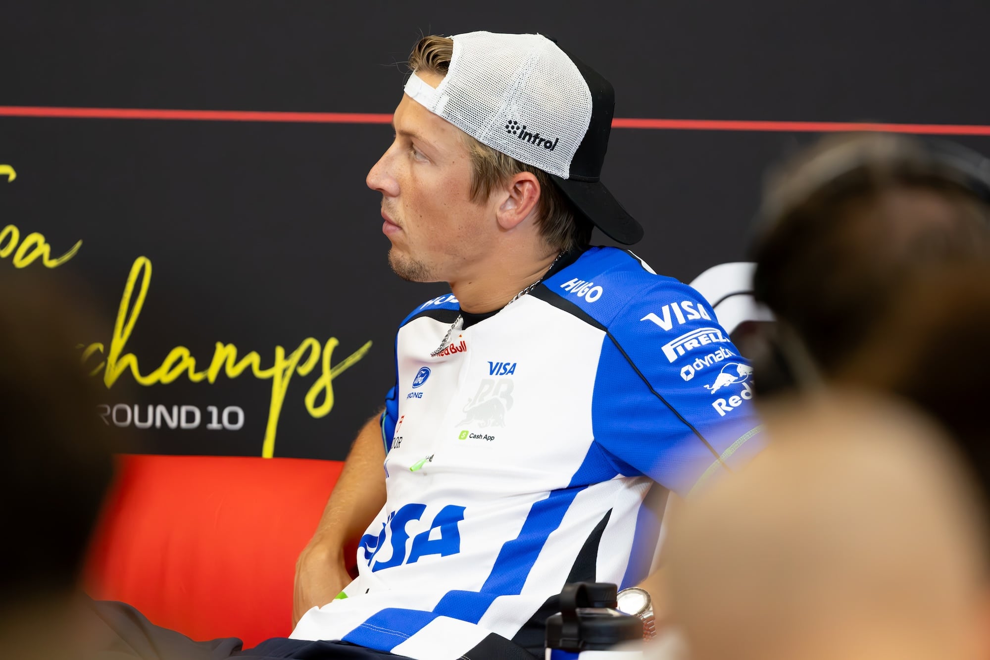 F1: Lawson exalta retorno à Racing Bulls e mira final de semana sólido em Baku